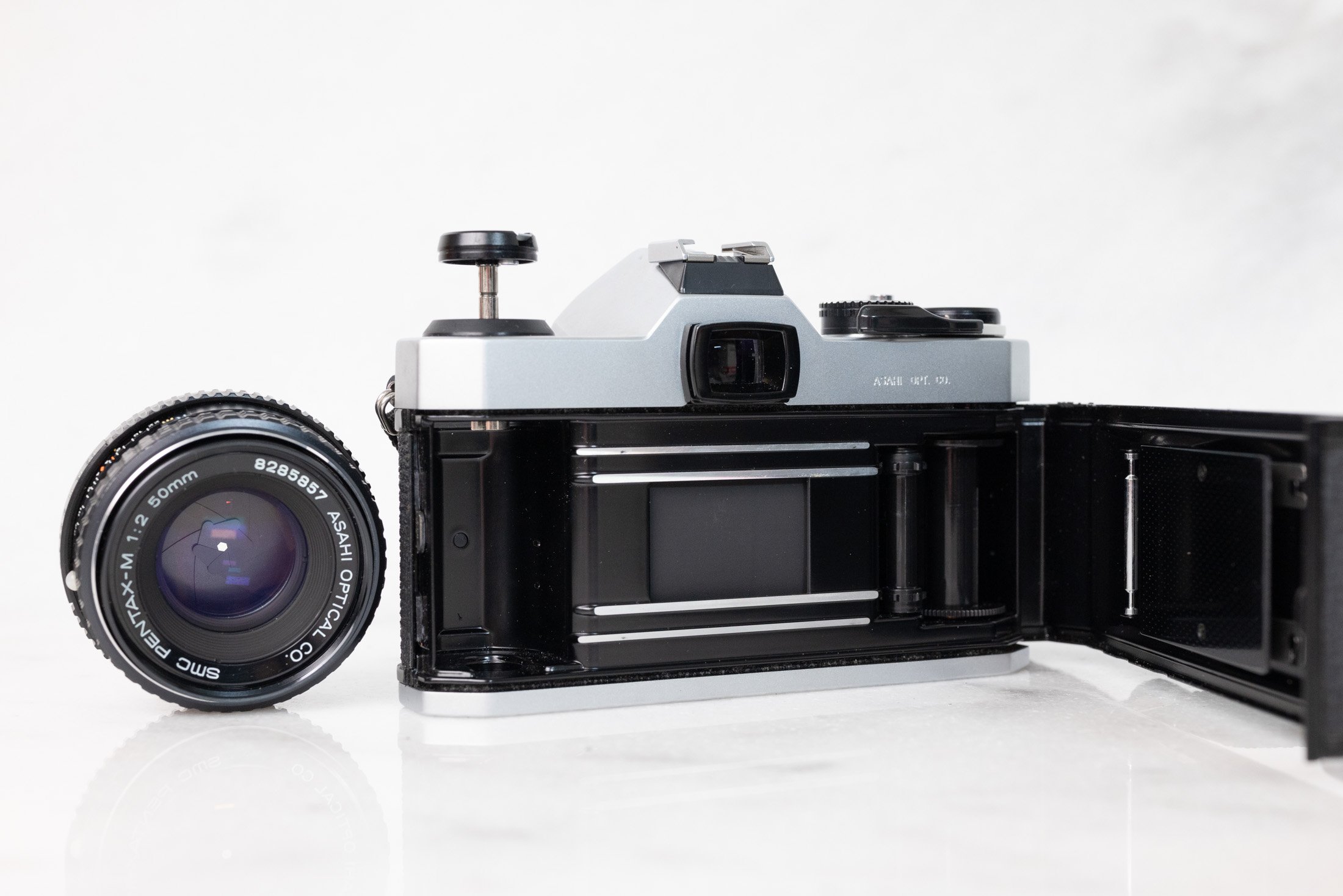 Pentax K1000 35mm Film SLR Camera with SMC Pentax 50mm F/2 Fast